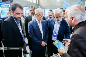 بازدید سرلشکر محمد باقری رئیس ستادکل نیروهای مسلح از نمایشگاه علمی دانشگاه آزاد 