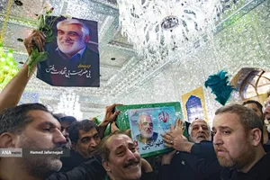 تشییع و تدفین پیکر مطهر دانشمند هسته&zwnj;ای شهید محمدمهدی طهرانچی رییس دانشگاه آزاد اسلامی و همسر گرانقدرش شهیده مژگان قراویری در حرم حضرت عبدالعظیم حسنی(ع)