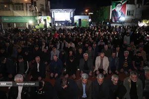 اقامه نماز استغاثه به امام زمان زمان(عج) - چهارراه نبرد خیابان پیروزی