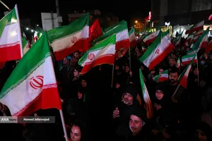 مراسم وداع با پیکر مادر شهیدان افراسیابی در چهارراه نبرد خیابان پیروزی