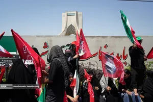 تشییع پیکر مطهر آقای شهید ایران و خانواده ایشان