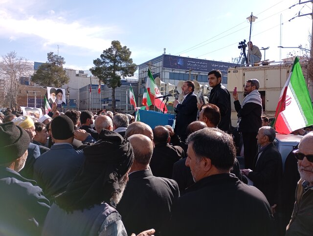 عطر شهدا سراسر ایران را فراگرفت/ بدرقه شهدای مدافع وطن با شعارهای «مرگ بر آمریکا» و «مرگ بر اسرائیل» عطر شهدا سراسر ایران را فراگرفت/ بدرقه شهدای مدافع وطن با شعارهای «مرگ بر آمریکا» و «مرگ بر اسرائیل»