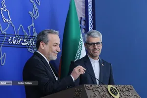  عباس عراقچی وزیر خارجه ایران و اسماعیل بقایی سخنگوی وزارت امور خارجه