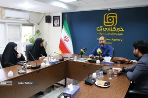 نشست علمی سویه&zwnj;های نظری و معرفتی روایت&zwnj;پردازی از مراسم تشییع پیکر مطهر رهبر شهید 