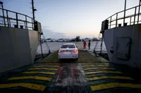 سیاست ارزی نادرست در دولت پزشکیان؛ واردات قطع و خودروساز زمین‌گیر می‌شود!