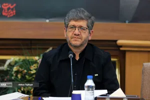 جبارعلی ذاکری مدیرعامل راه&zwnj;آهن کشور در نشست خبری تمهیدات وزارت راه و شهرسازی برای مراسم تشییع رهبر شهید