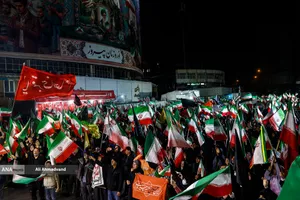 اجتماع مردمی در حمایت از رزمندگان اسلام - میدان ولیعصر (عج)