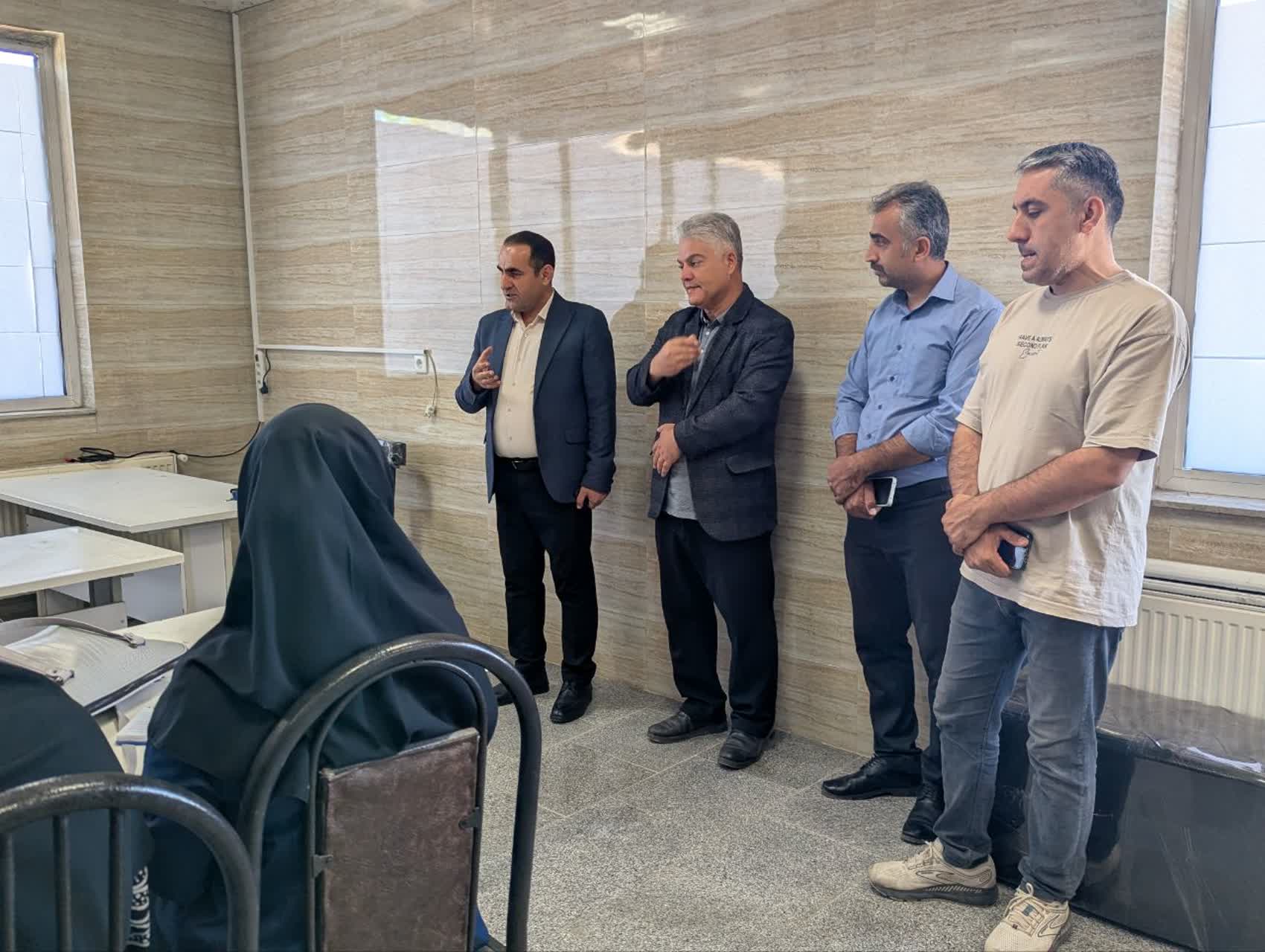 رئیس دانشگاه آزاد بوکان در جمع دانشجویان رشته پوست و مو: توسعه مهارتهای کاربردی کلید ورود به بازار کار است رئیس دانشگاه آزاد بوکان در جمع دانشجویان رشته پوست و مو: توسعه مهارتهای کاربردی کلید ورود به بازار کار است