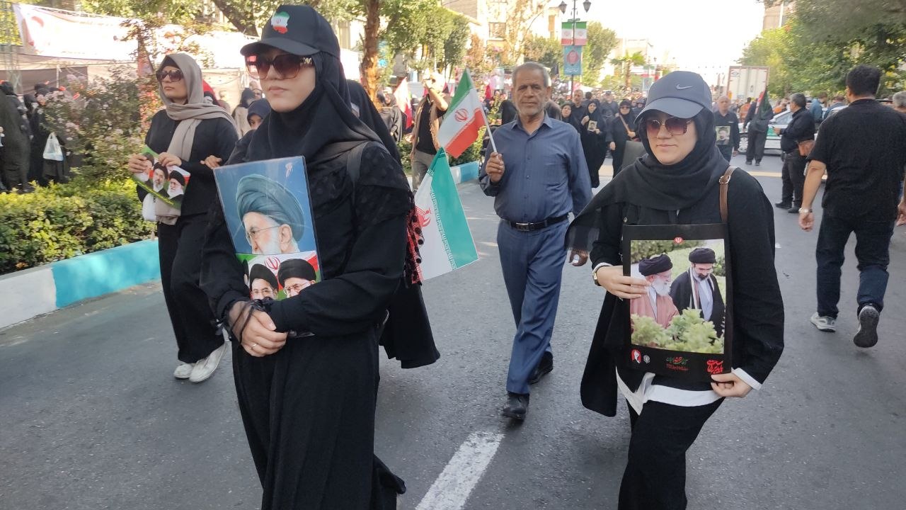 در مسیر حسین؛ تهران قدم‌به‌قدم به اربعین می‌رسد/ روایتی از موشک‌ها و پرچم‌های انتقام +عکس و فیلم