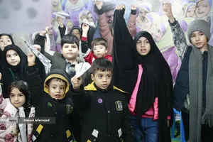 مراسم وداع با پیکر مادر شهیدان افراسیابی در چهارراه نبرد خیابان پیروزی