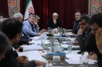 عارف: با وجود جنگ اقتصادی، به آینده امیدواریم و برای عبور از مشکلات راهکار داریم