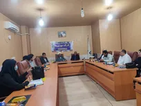 بصیرت دانشجو و روحانیت مردم را بابصیرت می‌کند