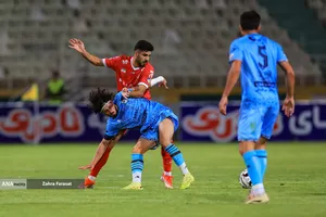 دیدار تیم&zwnj;های فوتبال پرسپولیس - چادرملو
