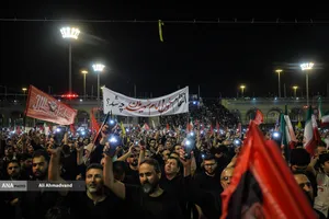 شامگاه نخستین روز وداع با رهبر شهید انقلاب
