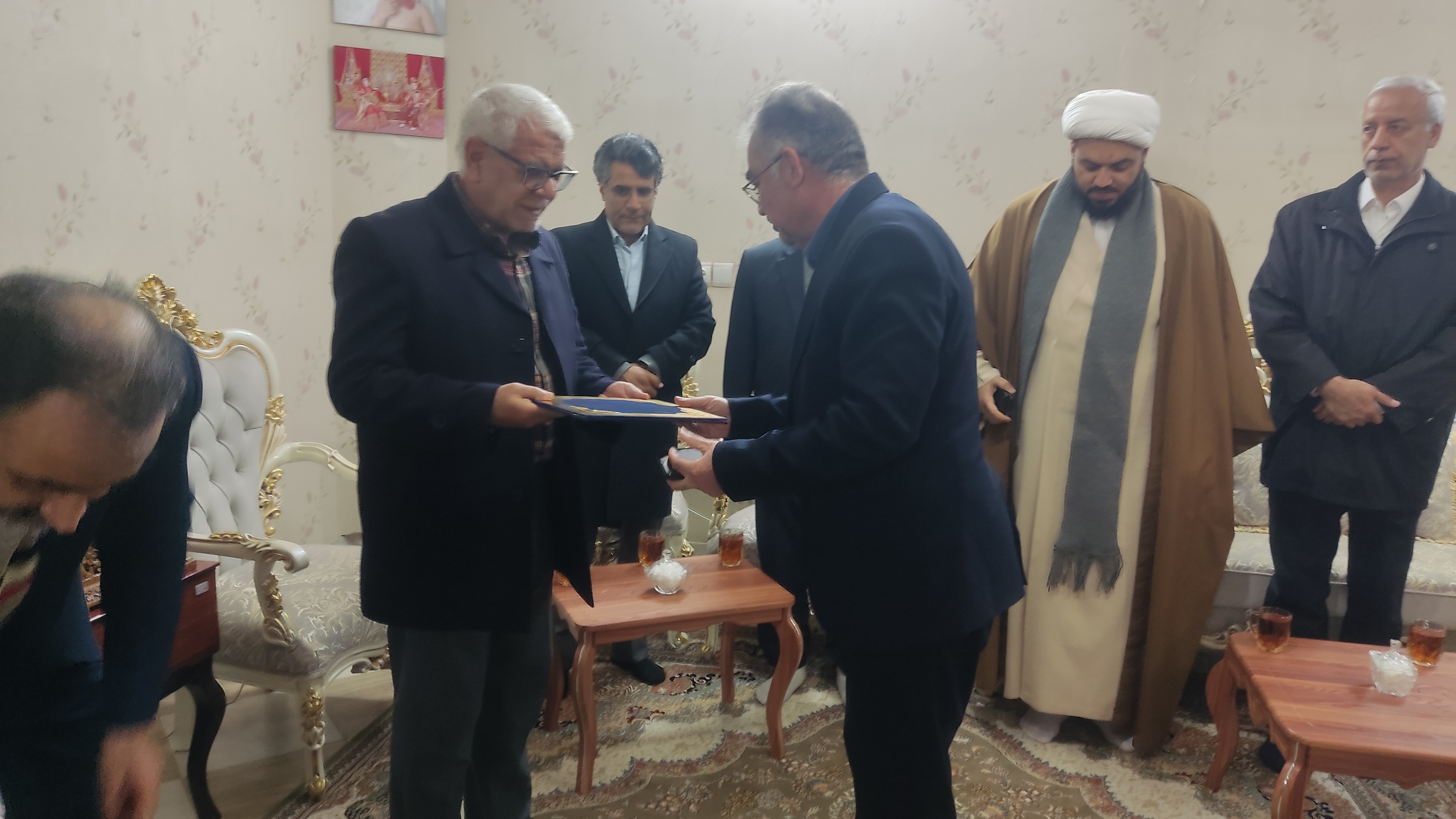 تجلیل از جانبازان دانشگاهی در کاشمر /دیدار با خانواده های جانبازان تجلیل از جانبازان دانشگاهی در کاشمر /دیدار با خانواده های جانبازان