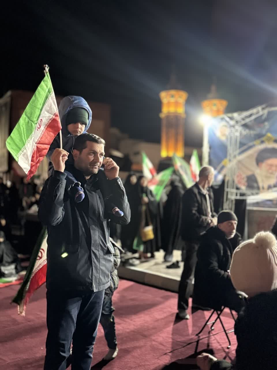 هم‌پیمانی دانشگاهیان با مردم زیر سایه پرچم