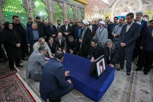 تجدید میثاق دانشگاهیان دانشگاه آزاد اسلامی با آرمان های امام خمینی(ره)