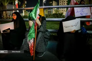 مراسم عزاداری در سوگ رهبر شهید انقلاب - میدان ولیعصر (عج)