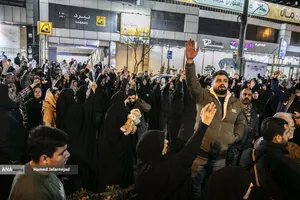 عزاداری شهادت رهبر انقلاب در چهارراه کوکاکولا خیابان پیروزی تهران