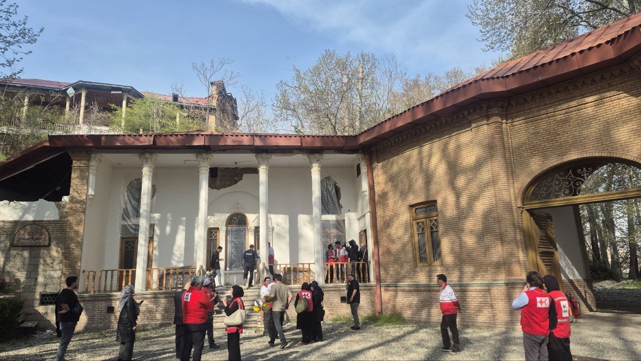 بازدید نمایندگان صلیب سرخ از بیمارستان گاندی، انستیتو پاستور و مراکز مسکونی آسیب‌دیده+ عکس و فیلم