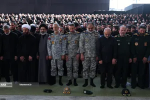 مراسم اقامه نماز بر پیکر مطهر امام مجاهد شهید حضرت آیت&zwnj;الله العظمی سیدعلی خامنه&zwnj;ای و شهدای خانواده ایشان