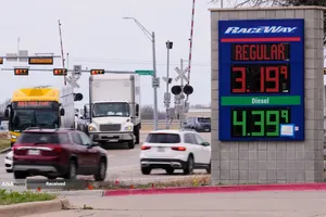 افزایش قیمت بنزین دست کم ۹۵ کشور جهان در پی جنگ آمریکا و رژیم صهیونیستی علیه ایران