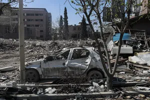 حمله هوایی آمریکایی و صهیونی به داﻧﺸﮕﺎه علم و صنعت ایران