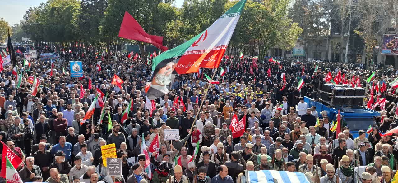 دانشگاهیان دانشگاه آزاد اسلامی بروجرد پیشگام رزمایش مردمی «جان فدایان ایران»