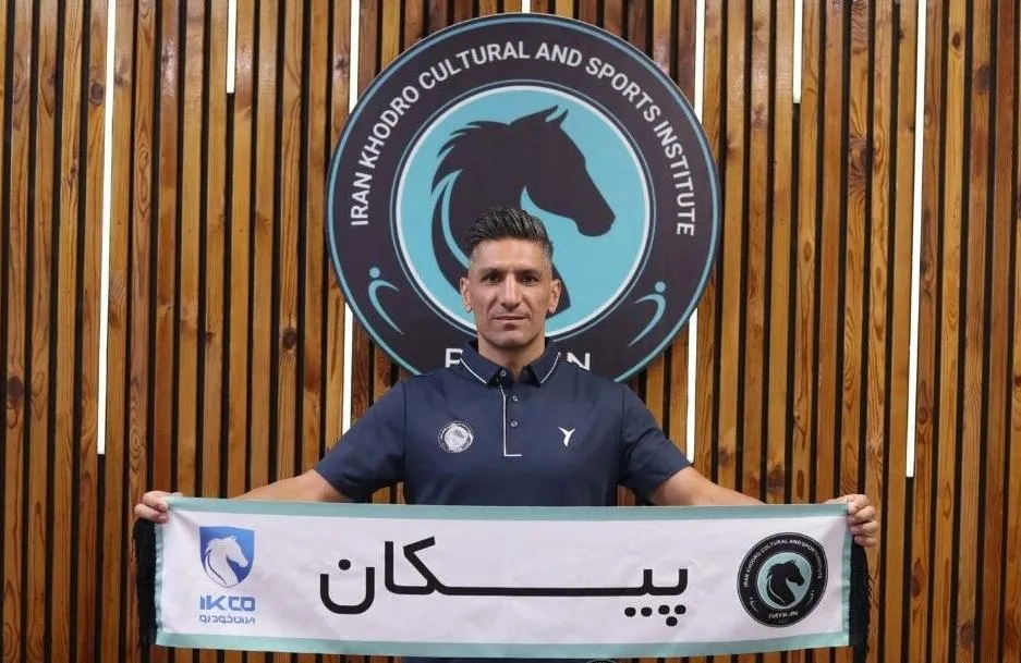 اکبر صادقی