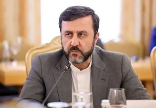 غریب‌آبادی: مذاکره در شرایط جنگی با هوشیاری کامل دنبال می‌شود