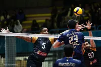 بازیکن خارجی شهداب هر رفتار زشتی که خواست انجام داد/ سازمان لیگ بگوید یک بازیکن چگونه دو قرارداد دارد؟