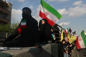 تشییع پیکر مطهر دریابان شهید &laquo;علیرضا تنگسیری&raquo; فرمانده دلاور خلیج فارس و جمعی از شهدای والامقام