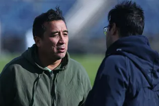 عزیزی: پس‌فردا از استانبول به سمت عربستان پرواز خواهیم کرد/ کسانی که در این تجاوز سکوت کرده‌اند به ذهن‌شان فشار بیاورند+فیلم