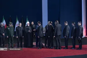 ادای احترام مقامات و مسئولان خارجی به پیکر امام شهید 