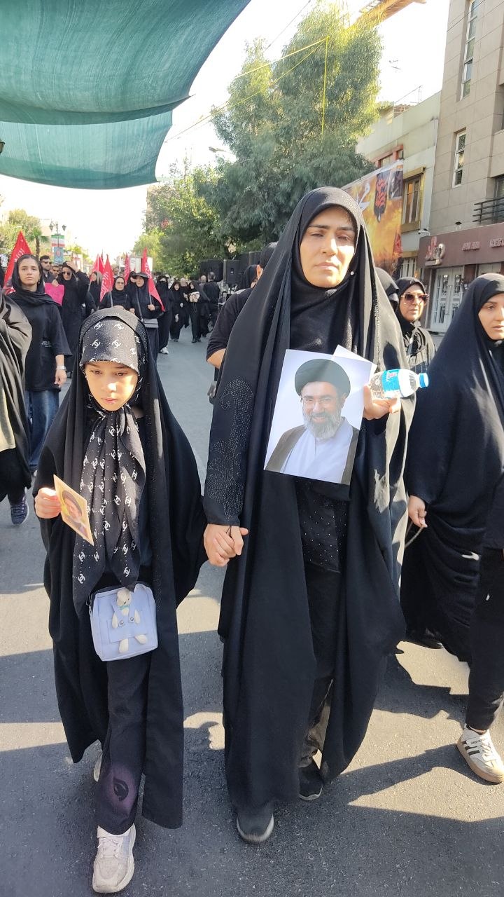 در مسیر حسین؛ تهران قدم‌به‌قدم به اربعین می‌رسد/ روایتی از موشک‌ها و پرچم‌های انتقام +عکس و فیلم