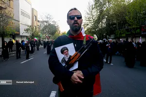 تشییع پیکر مطهر دریابان شهید &laquo;علیرضا تنگسیری&raquo; فرمانده دلاور خلیج فارس و جمعی از شهدای والامقام