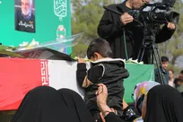 «گمنام» اما نه در دل‌ها؛ اسلام‌آبادی‌ها شهید گمنام را در آغوش گرفتند