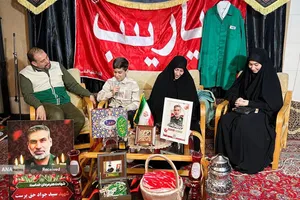 دیدار خادمیاران و یاوران رضوی با خانواده شهید سیدجواد حق پرست