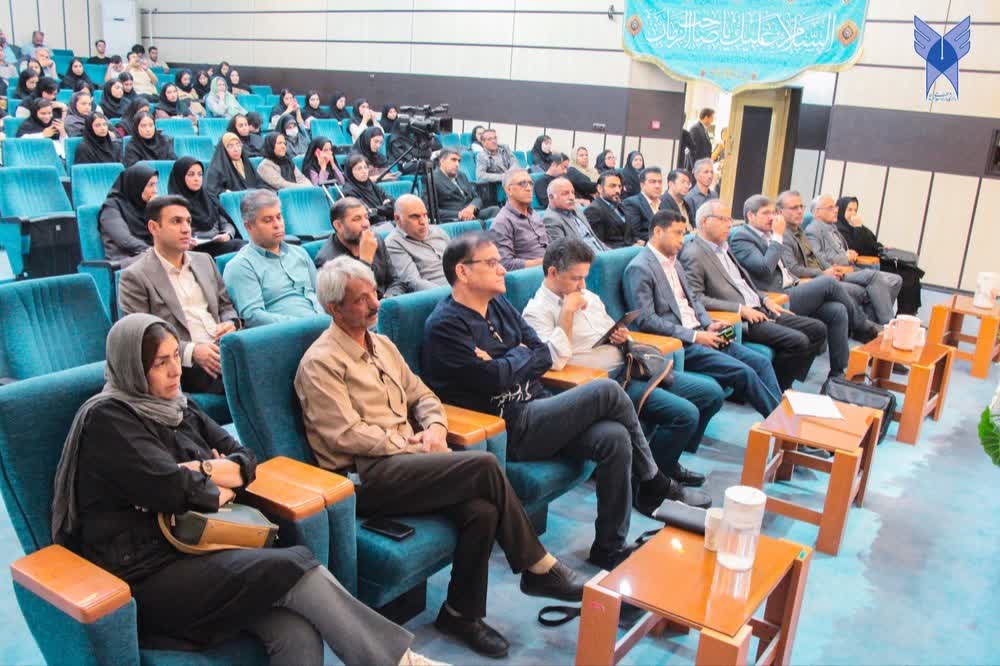 مراسم گرامیداشت حافظ در دانشگاه آزاد اسلامی سیرجان برگزار شد
