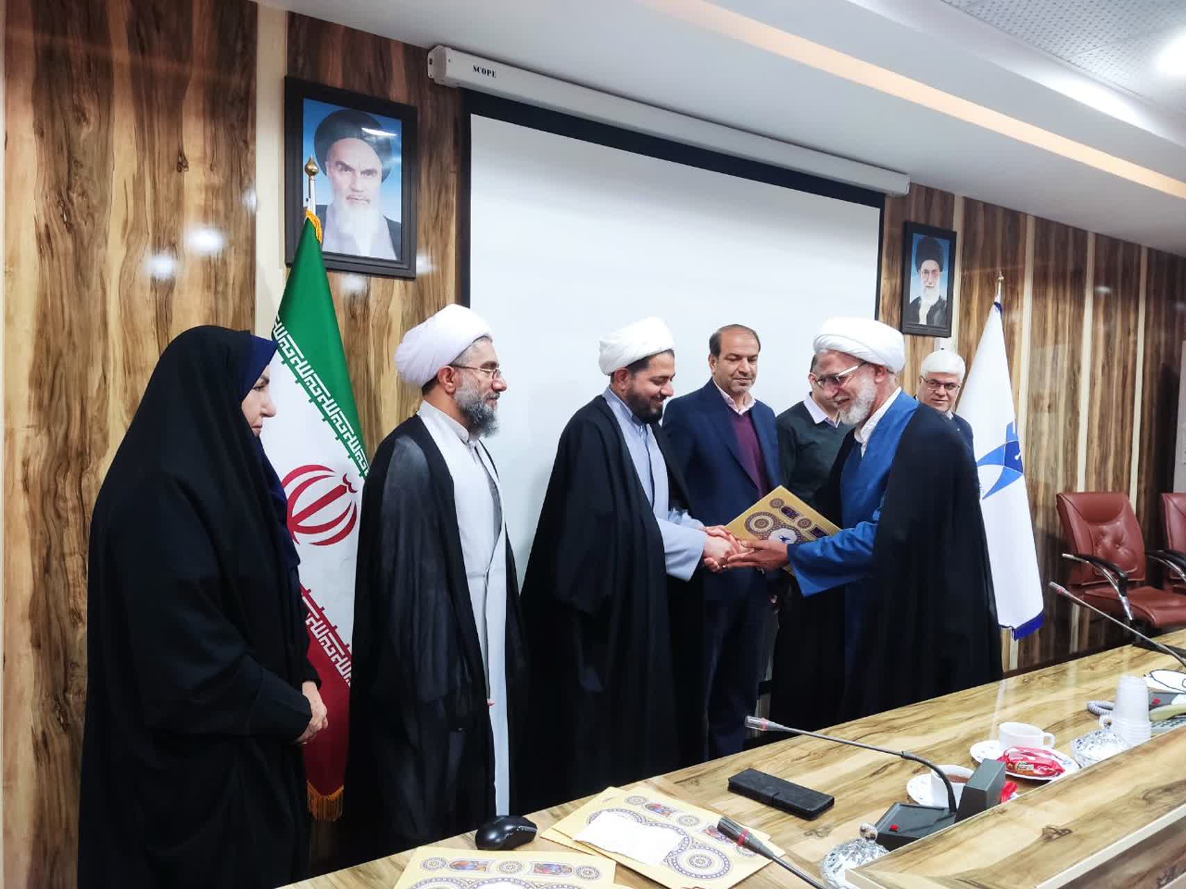 نشست تخصصی «شورای استانی امور شاهد و ایثارگران» در دانشگاه آزاد اراک برگزار شد