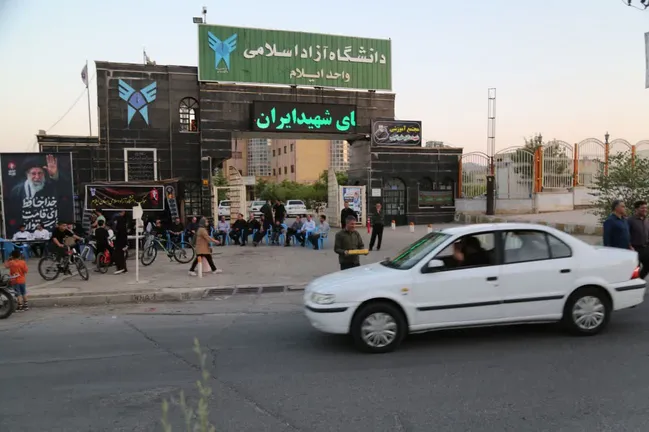 خدمات‌رسانی دانشگاه آزاد اسلامی در ایلام و مهران به زائران امام شهید + فیلم و عکس