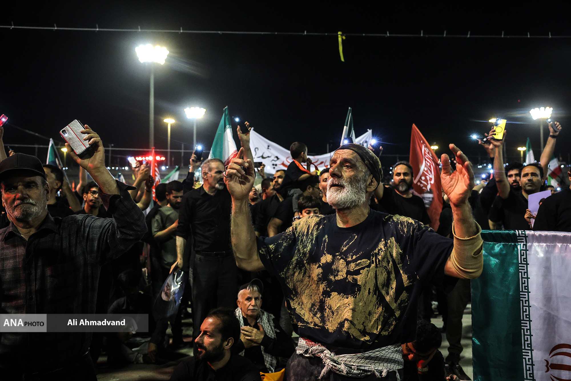 دومین روز وداع با رهبر شهید انقلاب؛ دعوت از مردم برای حضور در آیین اقامه نماز بر پیکر مطهر