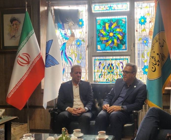 امضای تفاهم‌نامه همکاری بین دانشگاه استاد فرشچیان با اتحادیه فرش دستباف تهران؛ تأکید بر پیوند هنر، صنعت و دانشگاه
