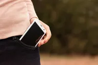 توهم لرزش تلفن همراه و روایت اضطراب یک‌ پیام در مغز