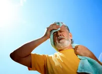 گرمازدگی را دست‌کم نگیرید؛ عارضه‌ای که می‌تواند جان افراد را تهدید کند