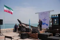 اهتزاز پرچم مقدس ایران در جزیره هرمز با حضور وزیر فرهنگ/ صالحی: خلیج فارس نماد حقانیت و مظلومیت ایران در دنیاست +فیلم