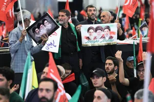 مراسم چهلم &laquo;رهبر شهید انقلاب&raquo; در تهران