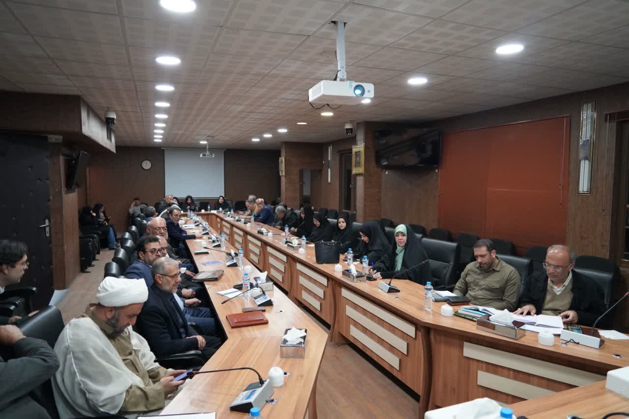 چرا لیبرال دموکراسی در ایران شکست خورد؟/ شکلگیری «مردمسالاری دینی» در تقابل با غربگرایی چرا لیبرال دموکراسی در ایران شکست خورد؟/ شکلگیری «مردمسالاری دینی» در تقابل با غربگرایی