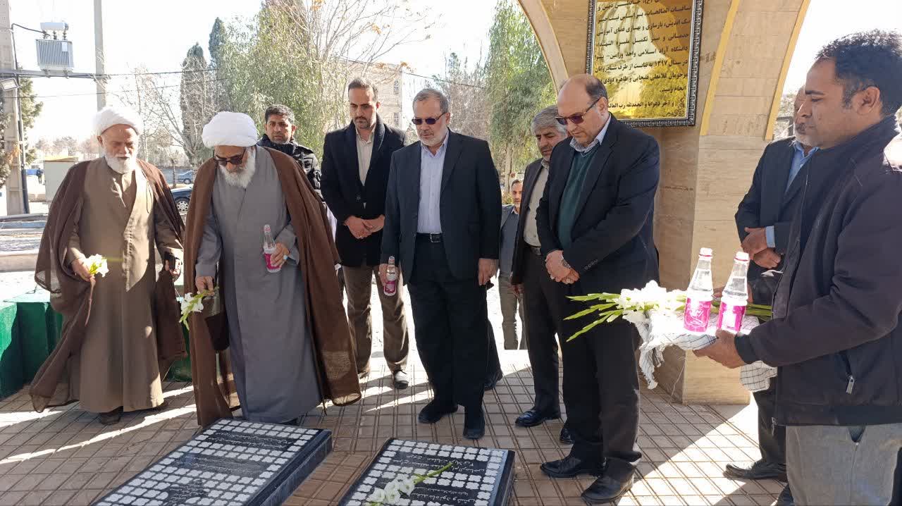 دانشگاه آزاد واحد ورامین-پیشوا الگویی موفق در پیوند علم و تولید است