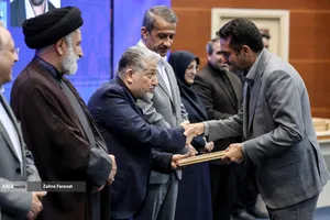 آئین بزرگداشت مقام استاد و سرآمدان آموزشی